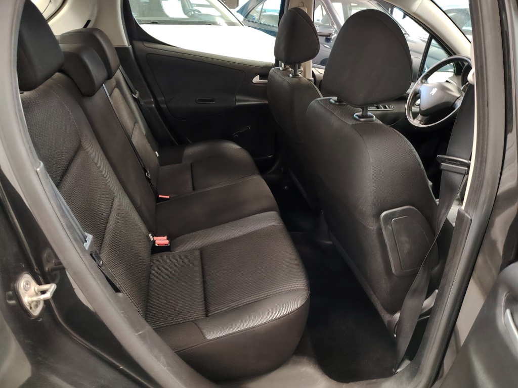 Peugeot 207 vaihtoauto