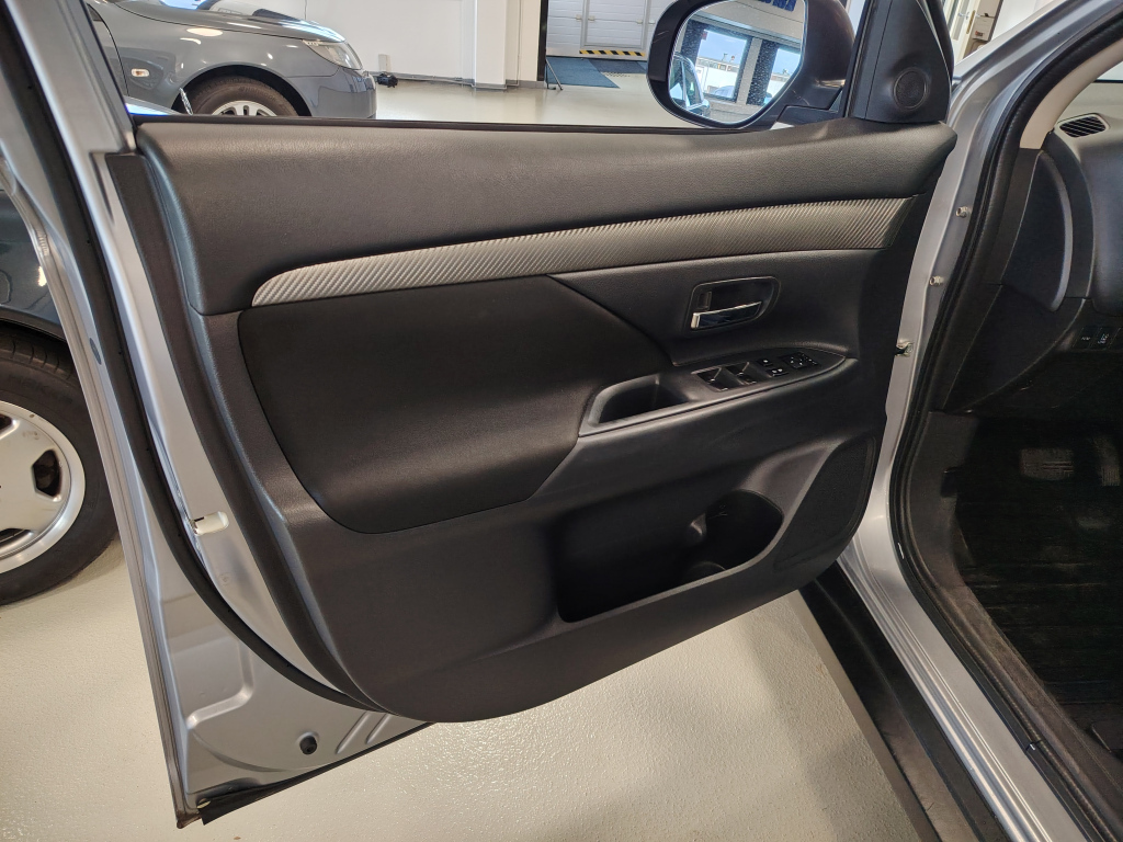 Mitsubishi Outlander vaihtoauto