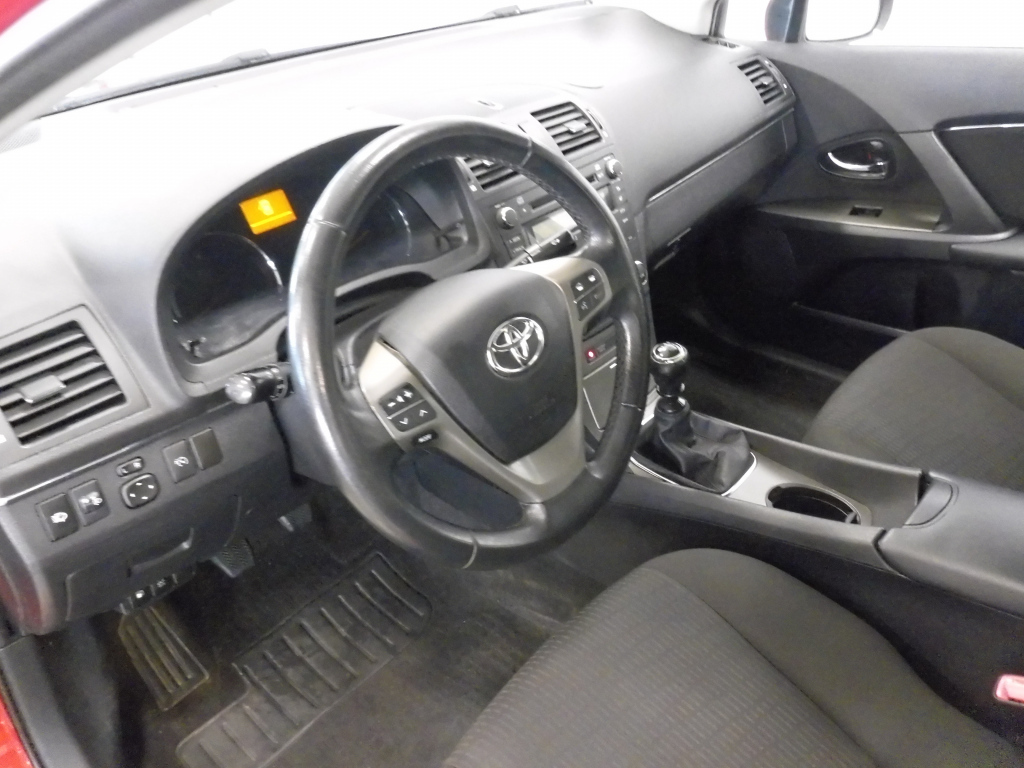 Toyota Avensis vaihtoauto