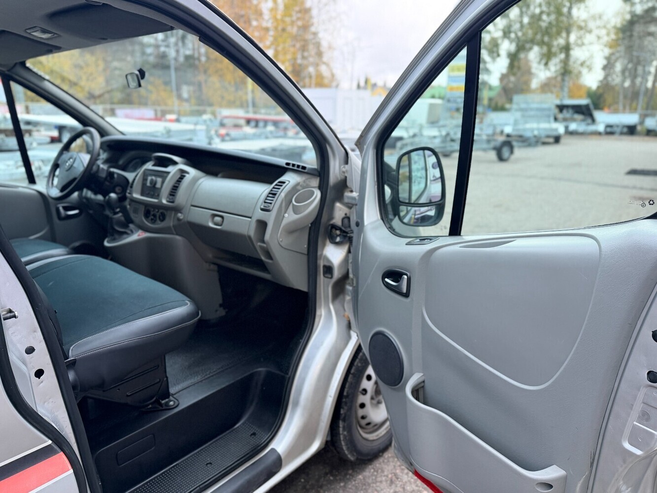Opel Vivaro vaihtoauto