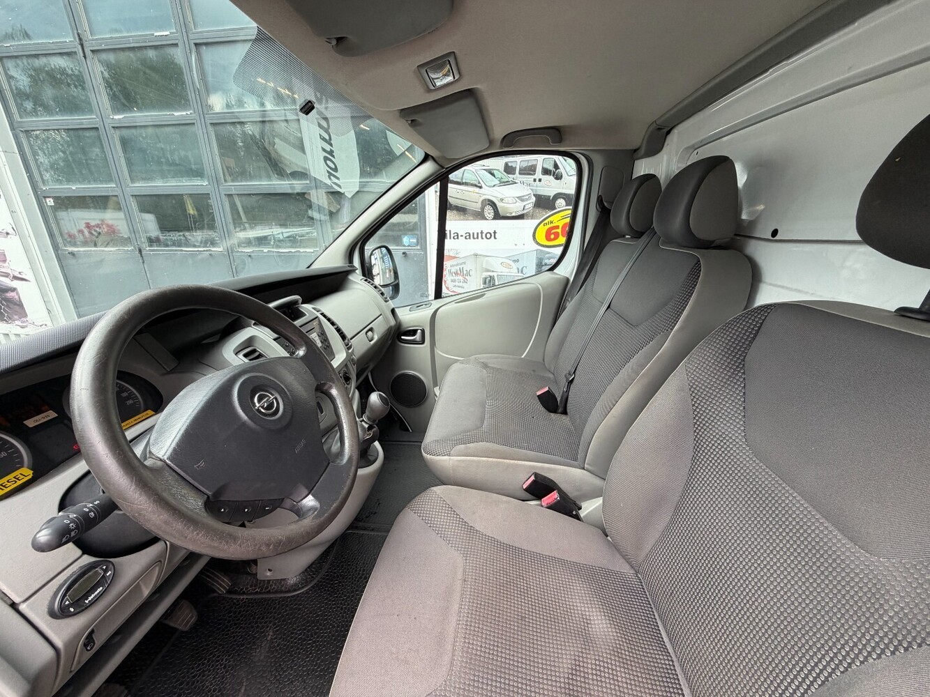 Opel Vivaro vaihtoauto