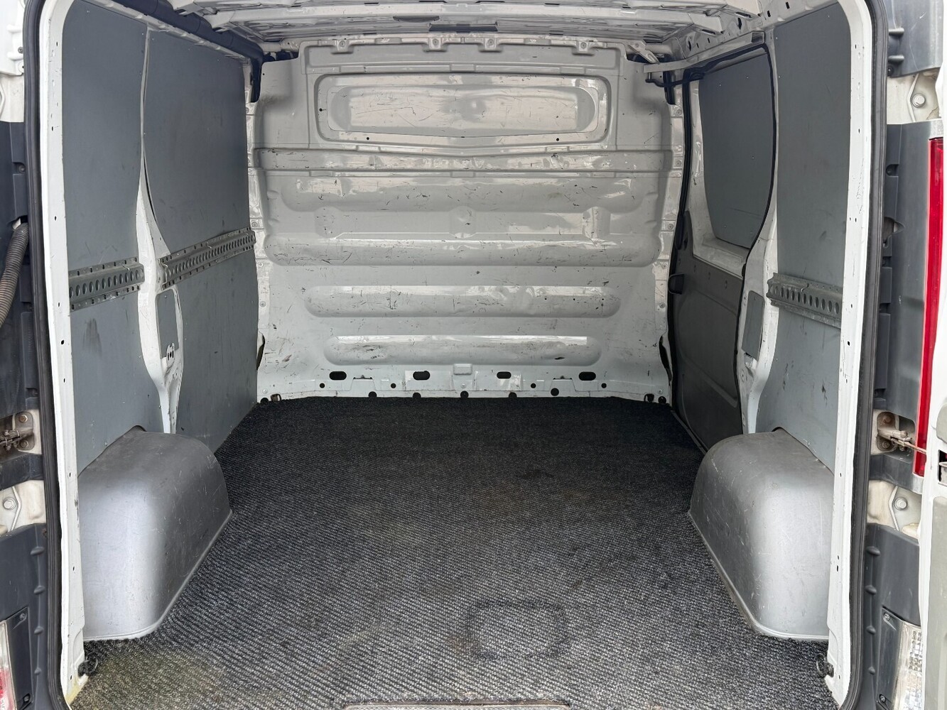 Opel Vivaro vaihtoauto