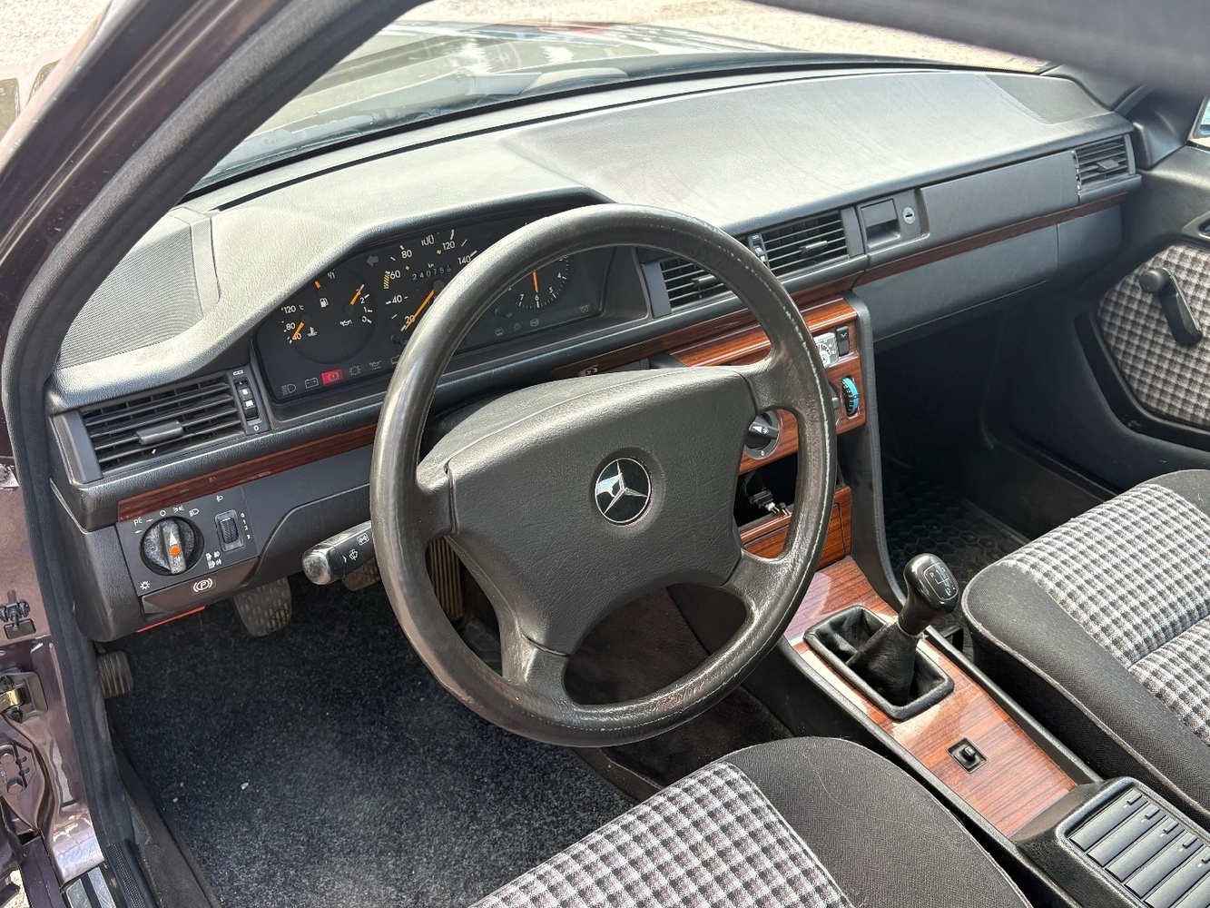 Mercedes-Benz E vaihtoauto