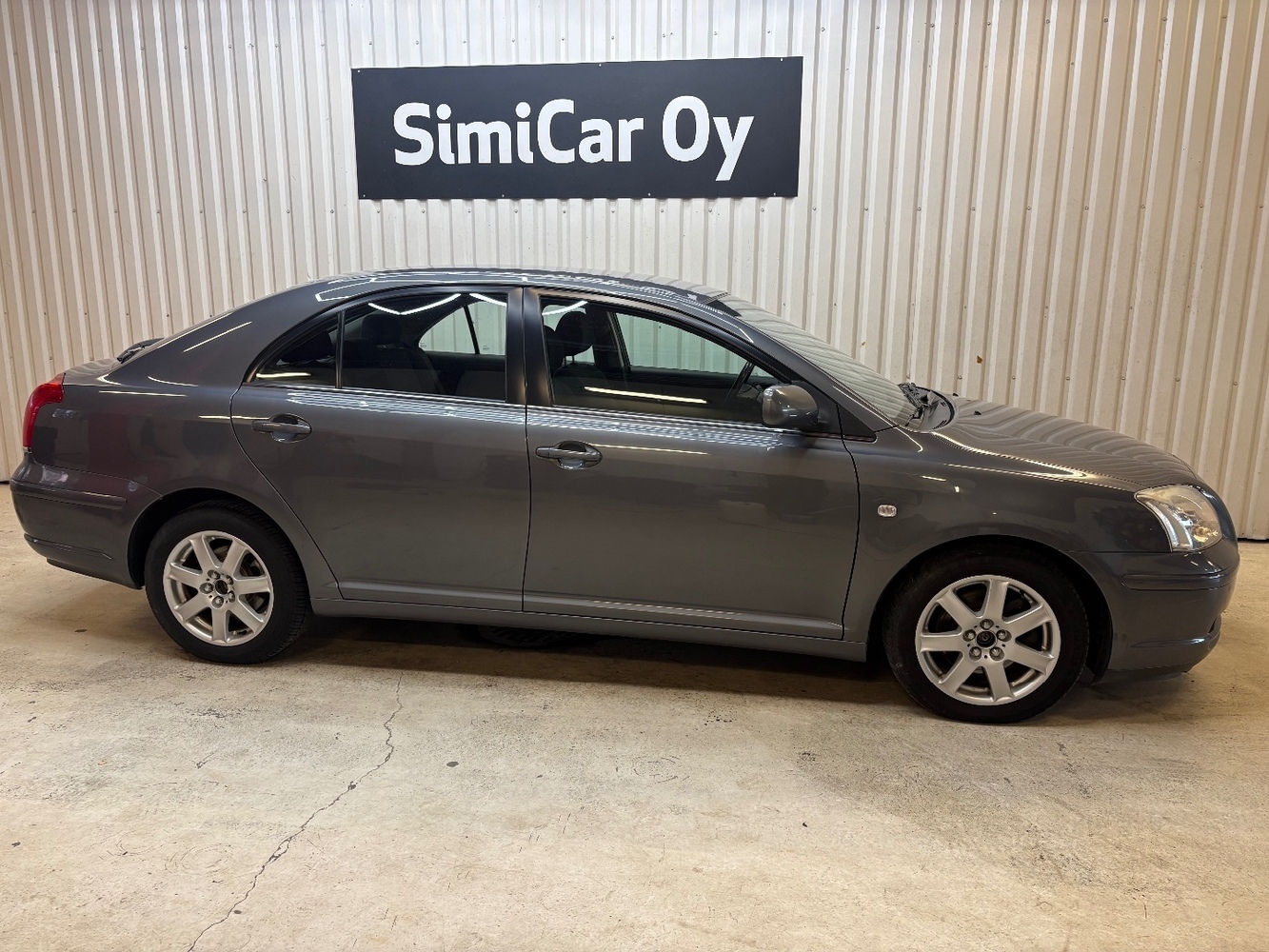 Toyota Avensis vaihtoauto
