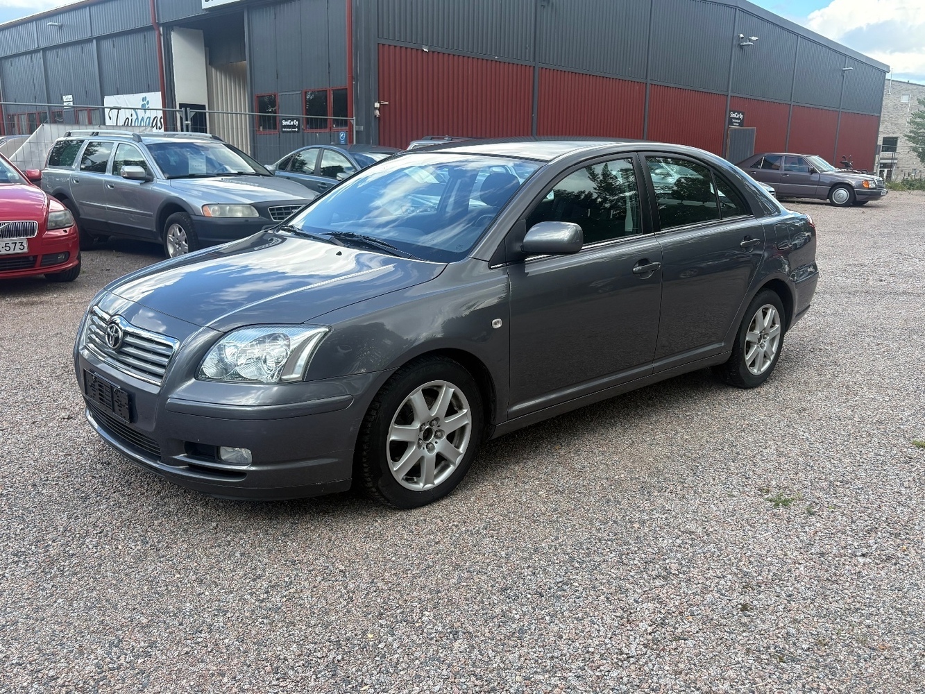 Toyota Avensis vaihtoauto