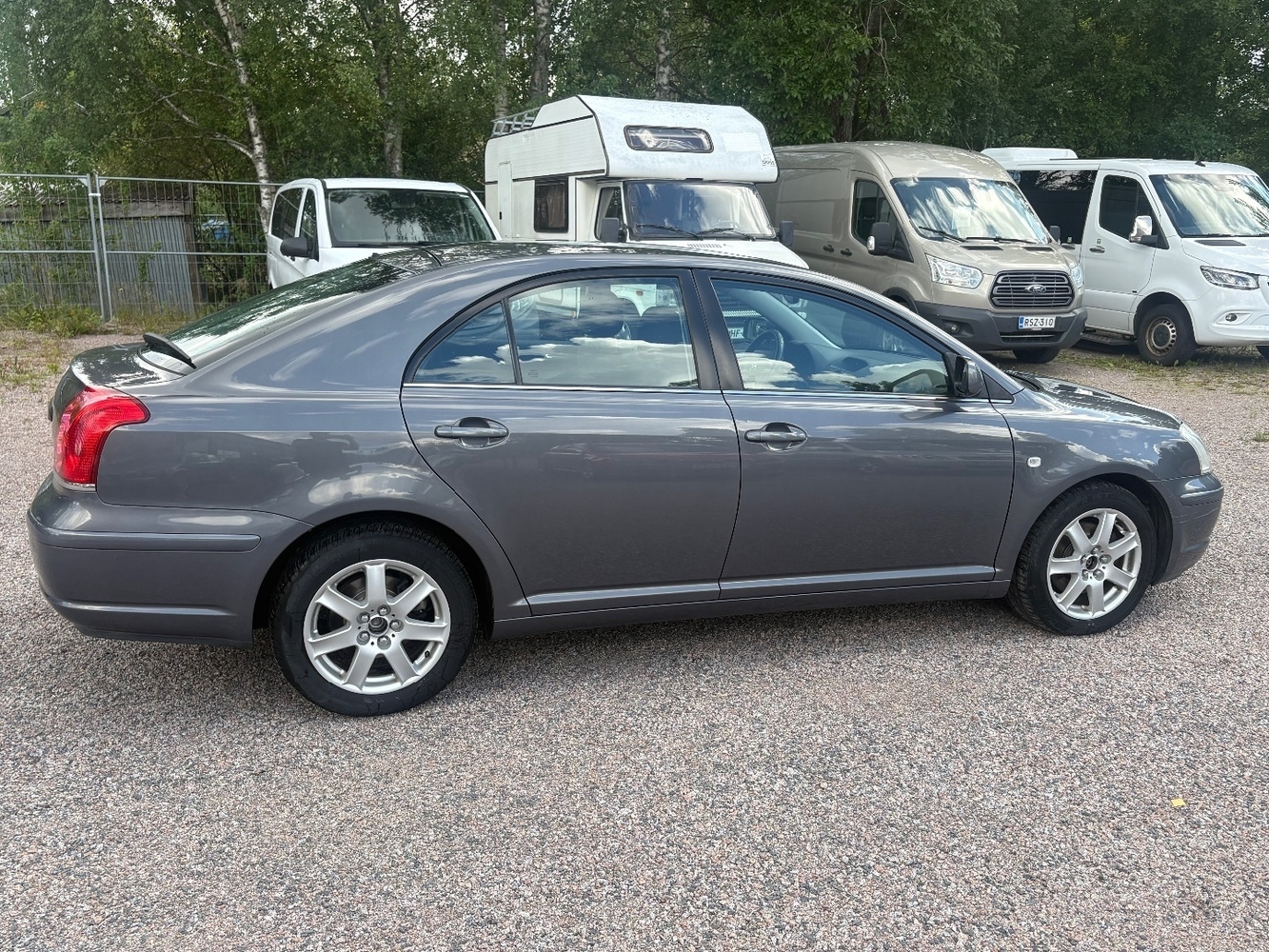 Toyota Avensis vaihtoauto