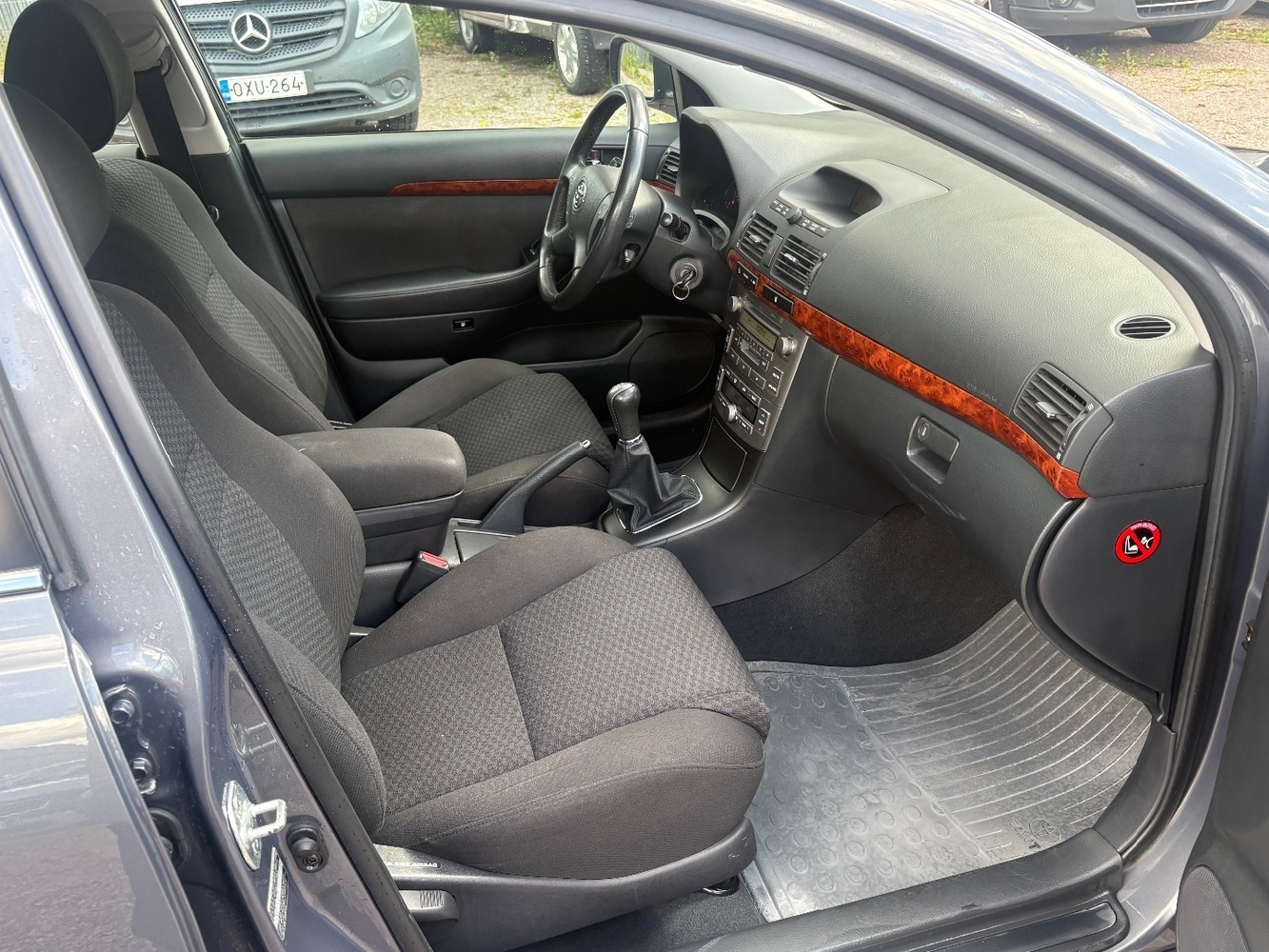 Toyota Avensis vaihtoauto