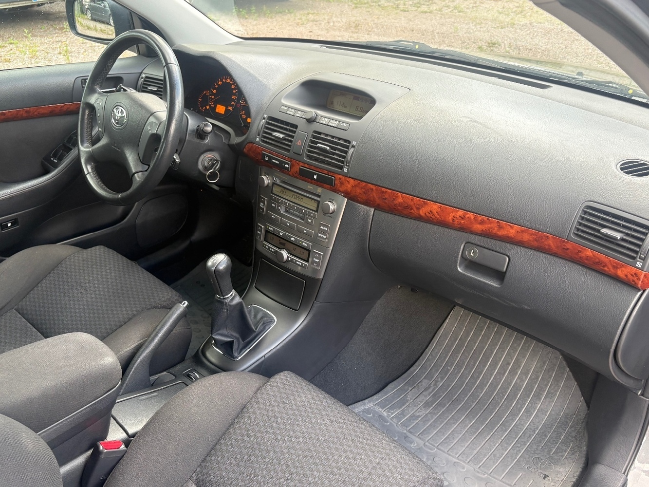 Toyota Avensis vaihtoauto
