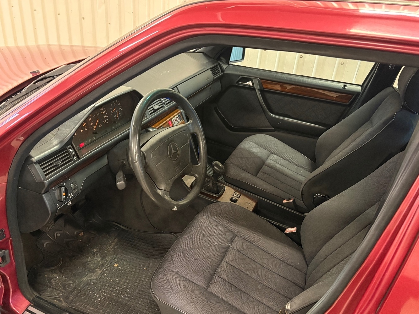 Mercedes-Benz E vaihtoauto