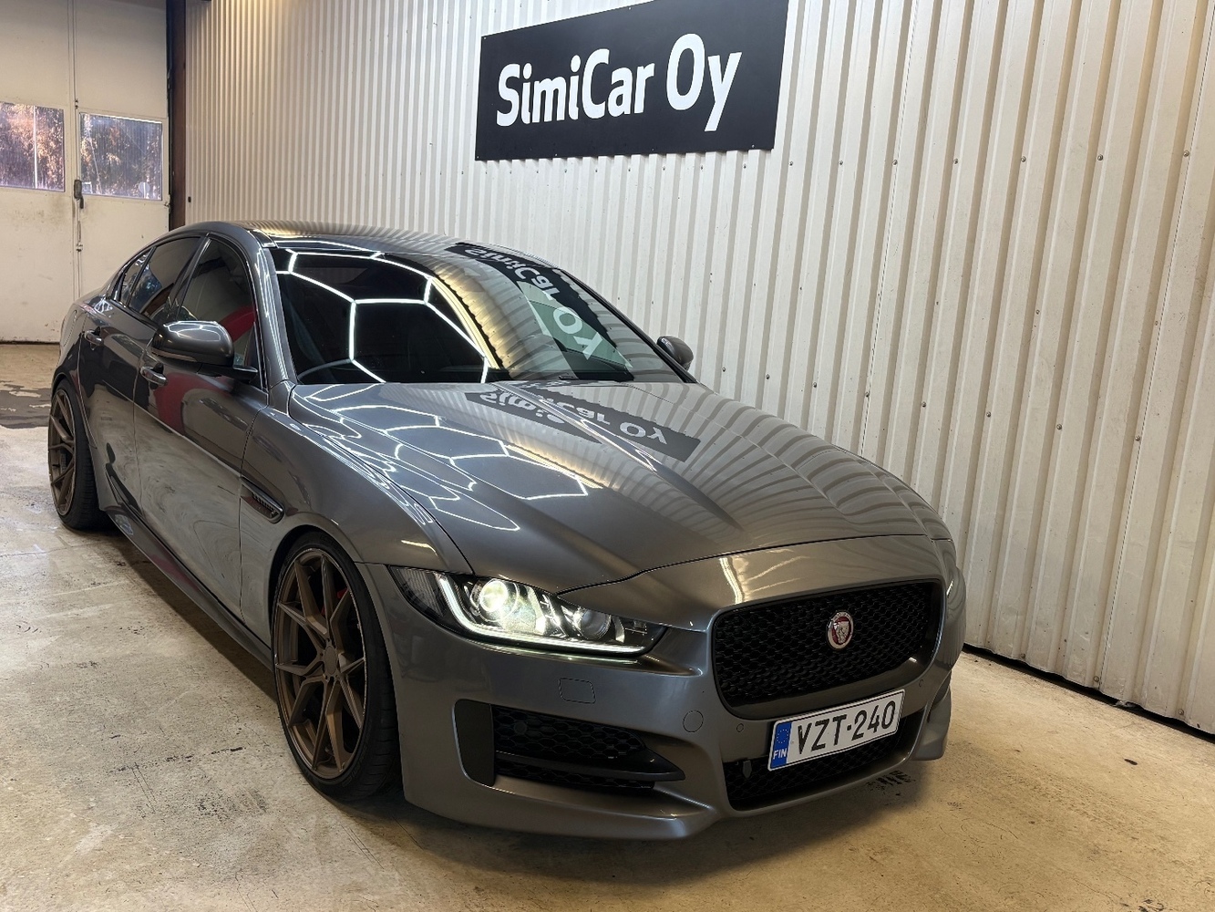 Jaguar XE vaihtoauto