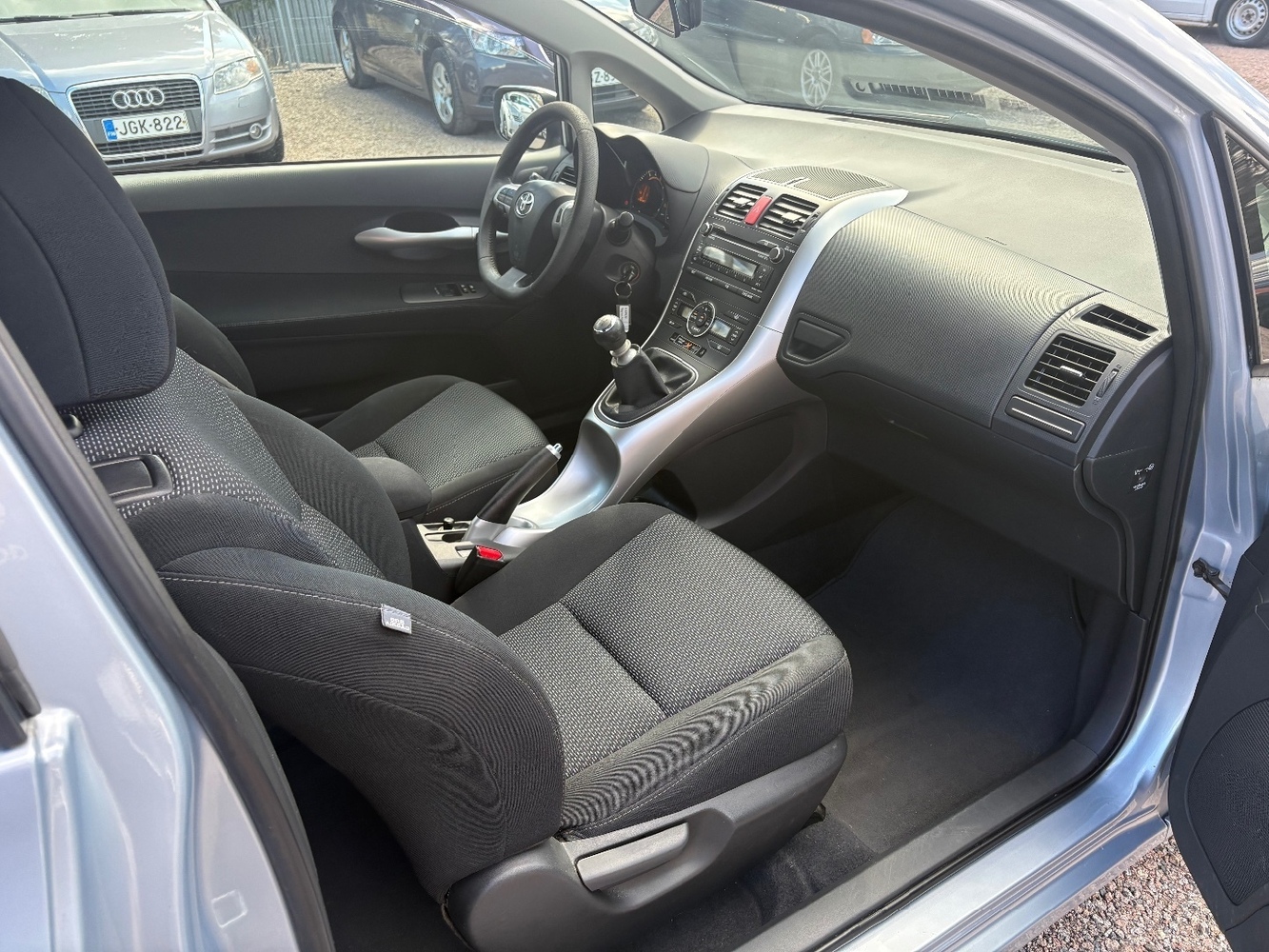 Toyota Auris vaihtoauto