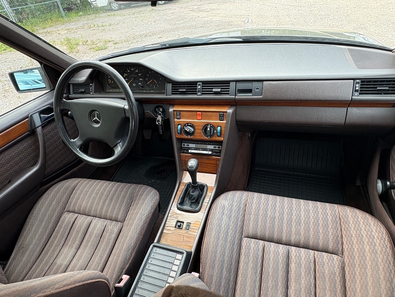 Mercedes-Benz 200 vaihtoauto