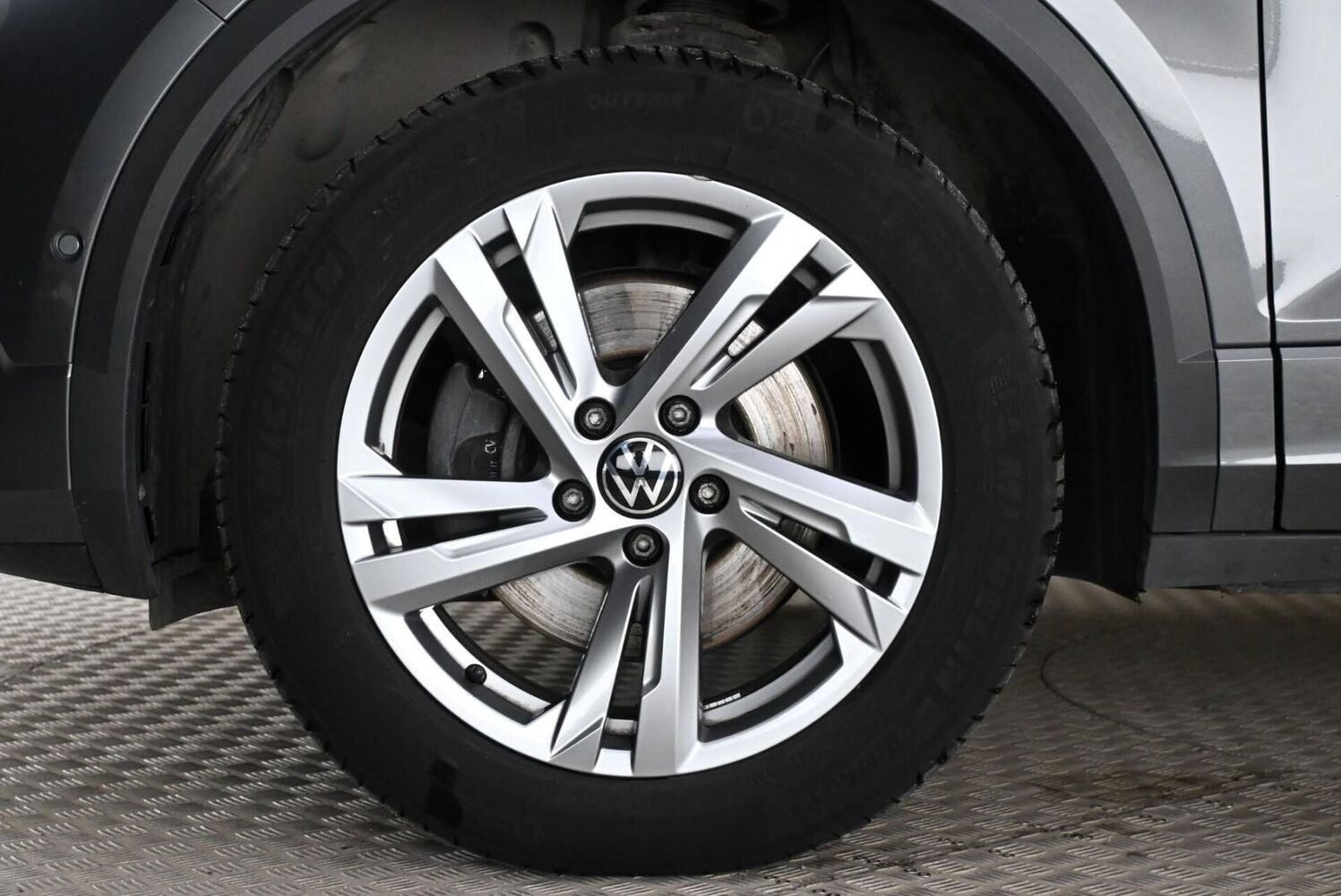 Volkswagen T-Roc vaihtoauto