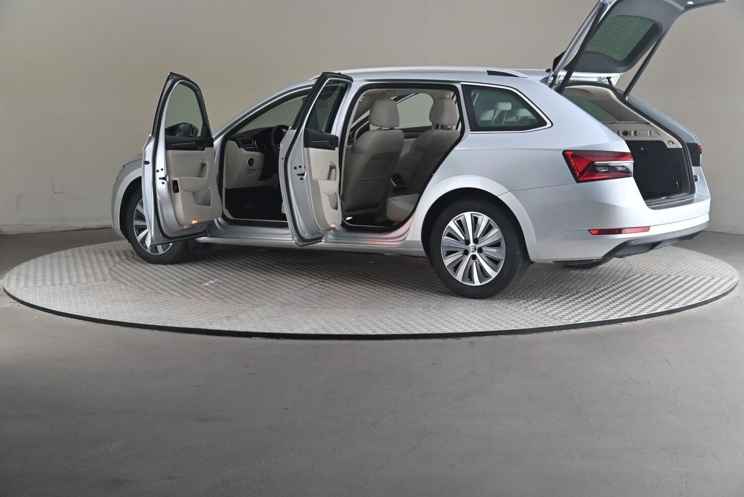 Skoda Superb vaihtoauto