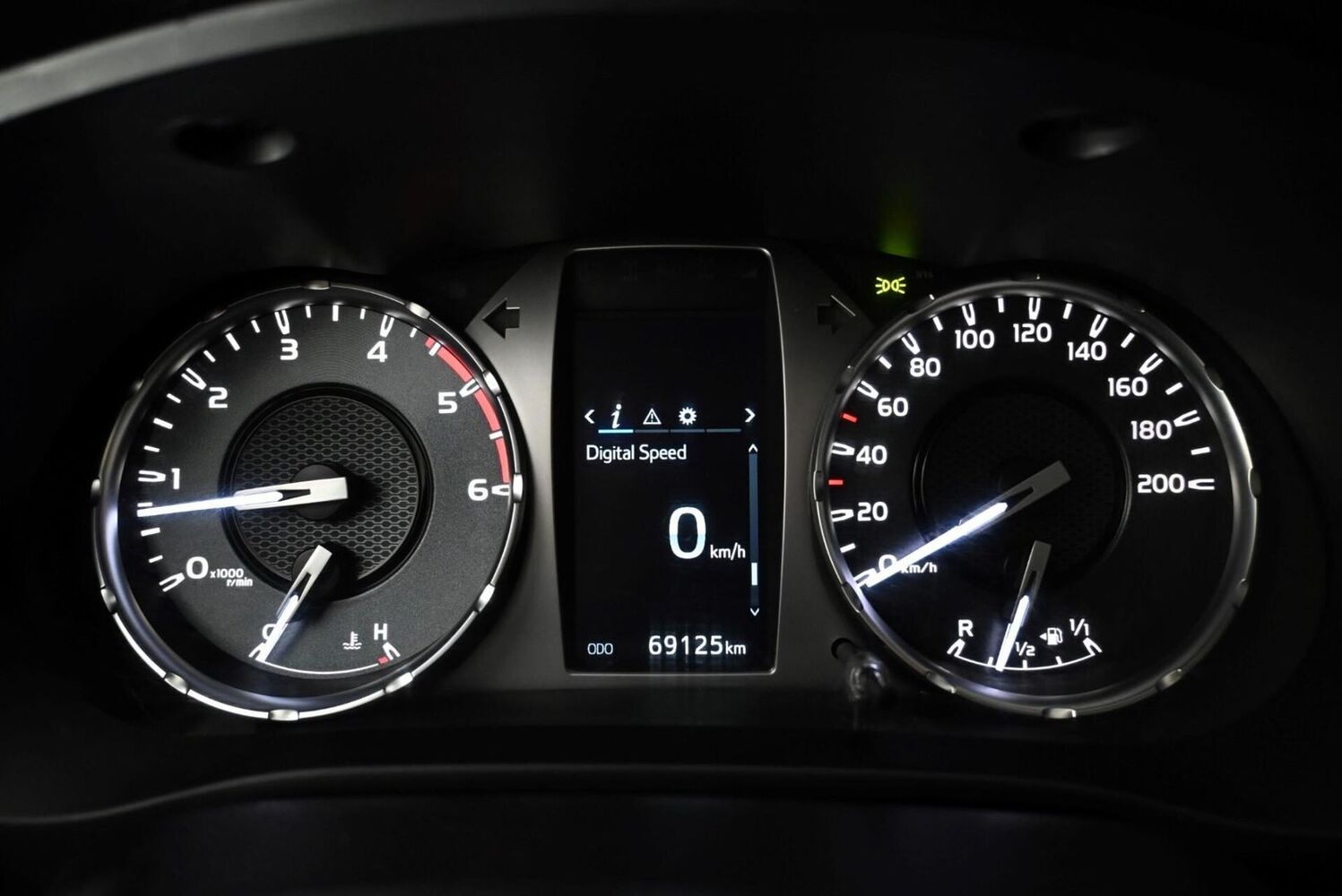 Toyota Hilux vaihtoauto
