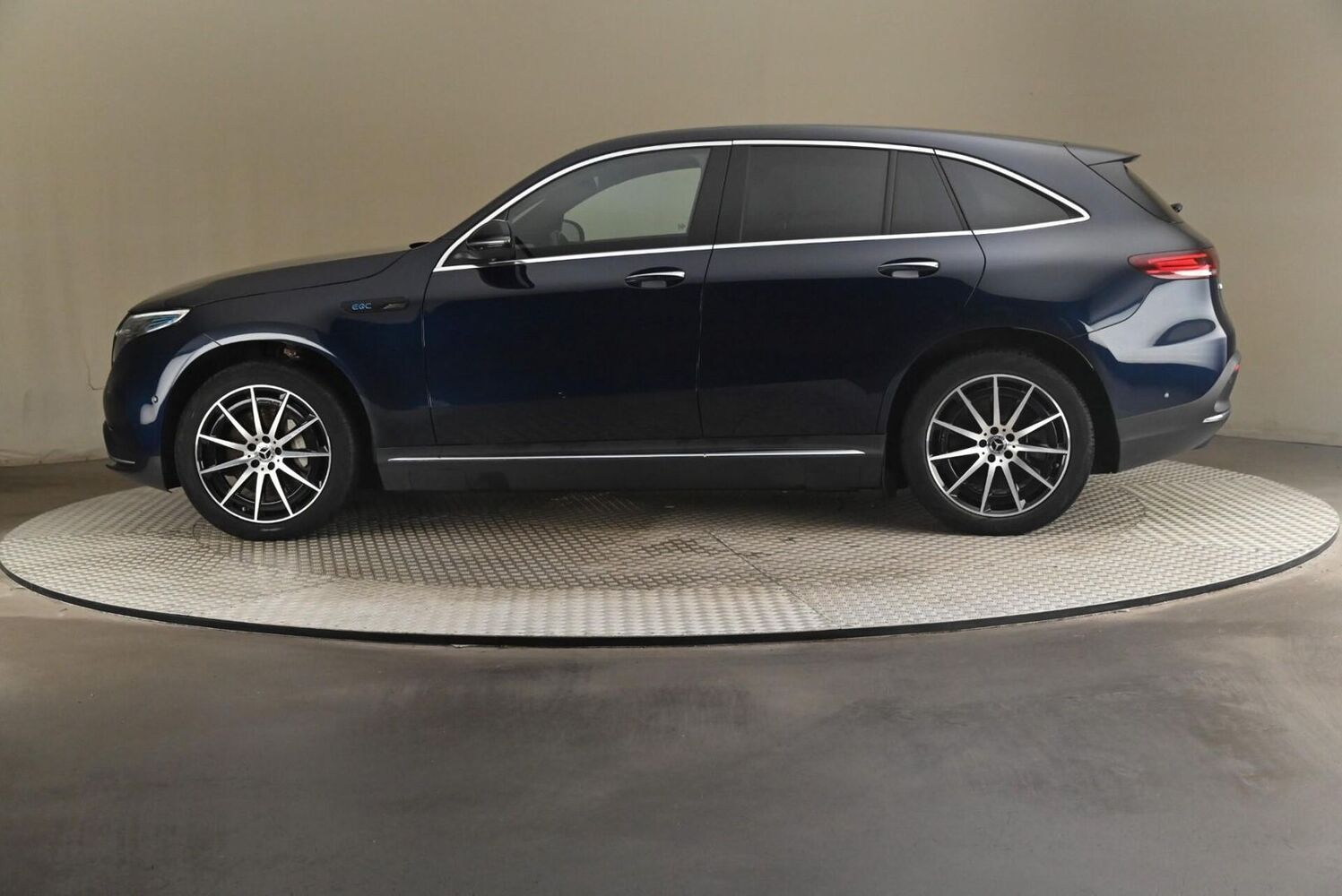 Mercedes-Benz EQC vaihtoauto