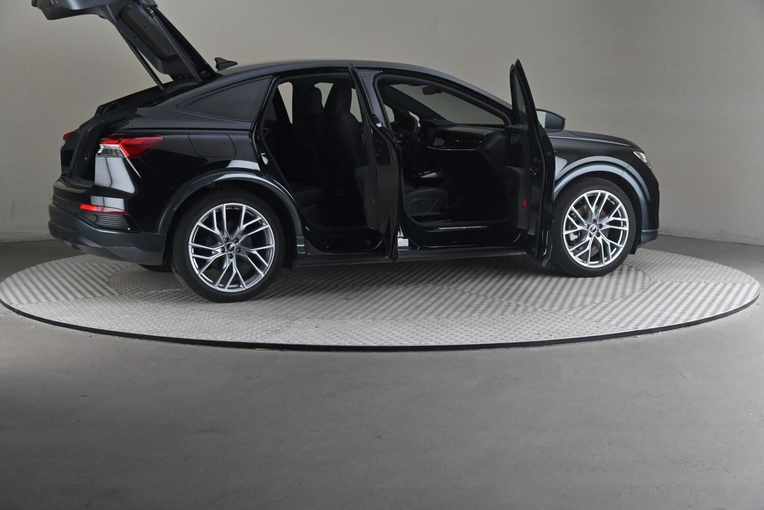 Audi Q4 e-tron vaihtoauto