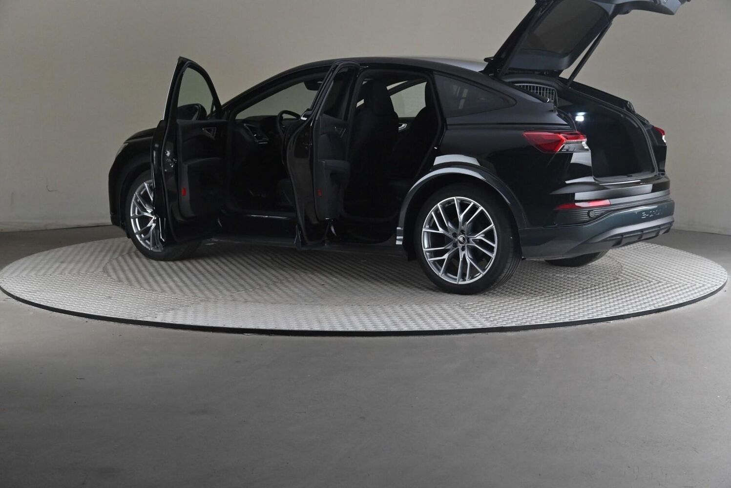 Audi Q4 e-tron vaihtoauto