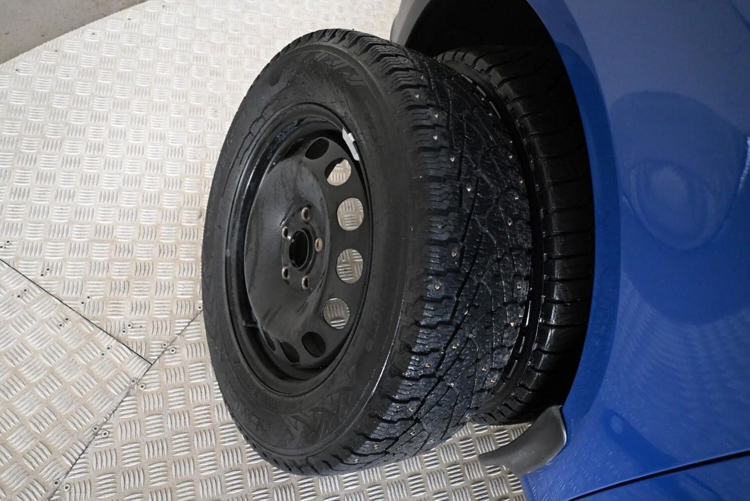Volkswagen Caddy Maxi vaihtoauto