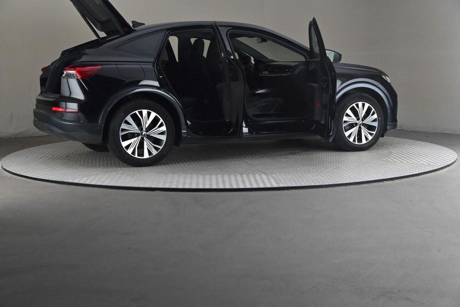 Audi Q4 e-tron vaihtoauto