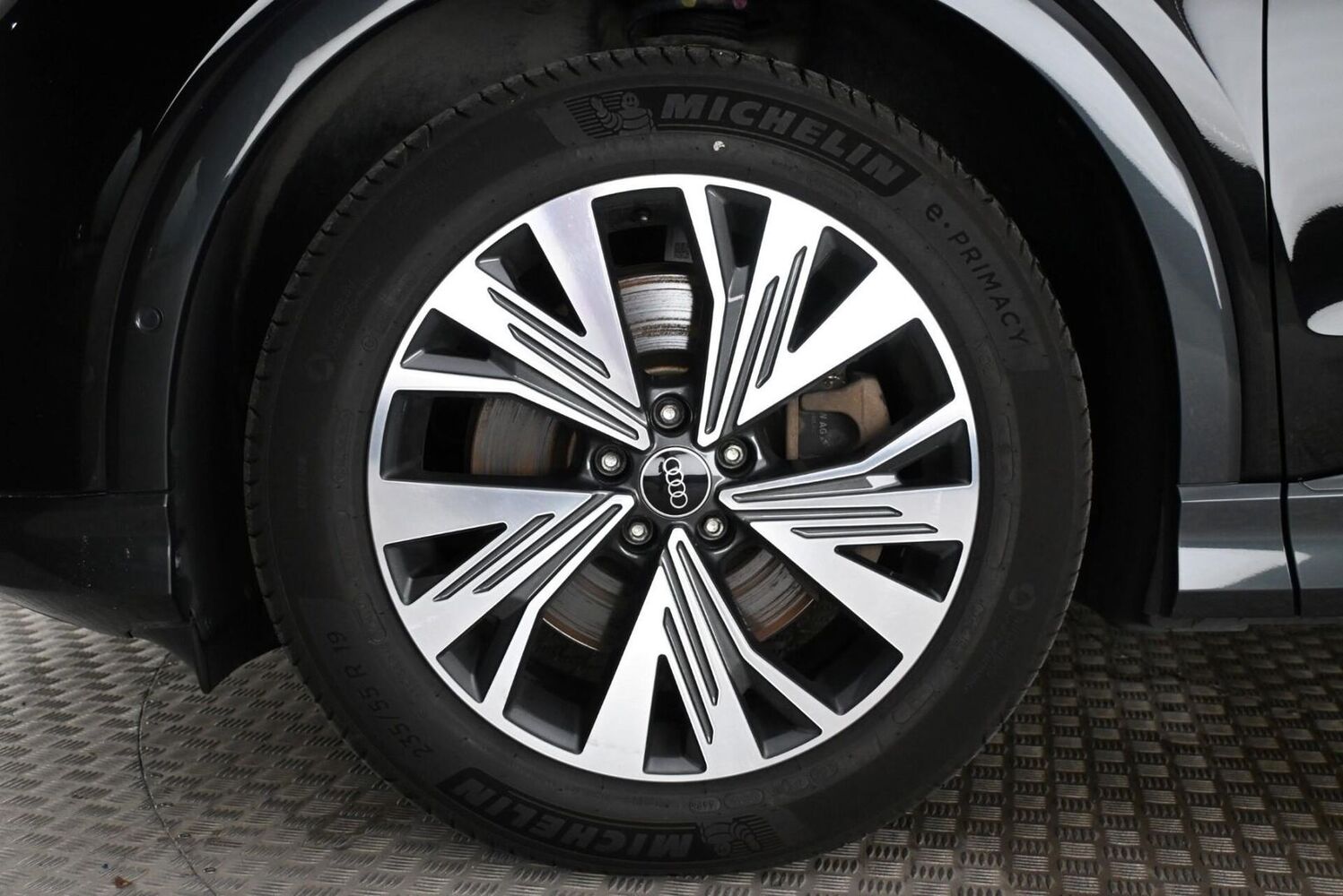 Audi Q4 e-tron vaihtoauto