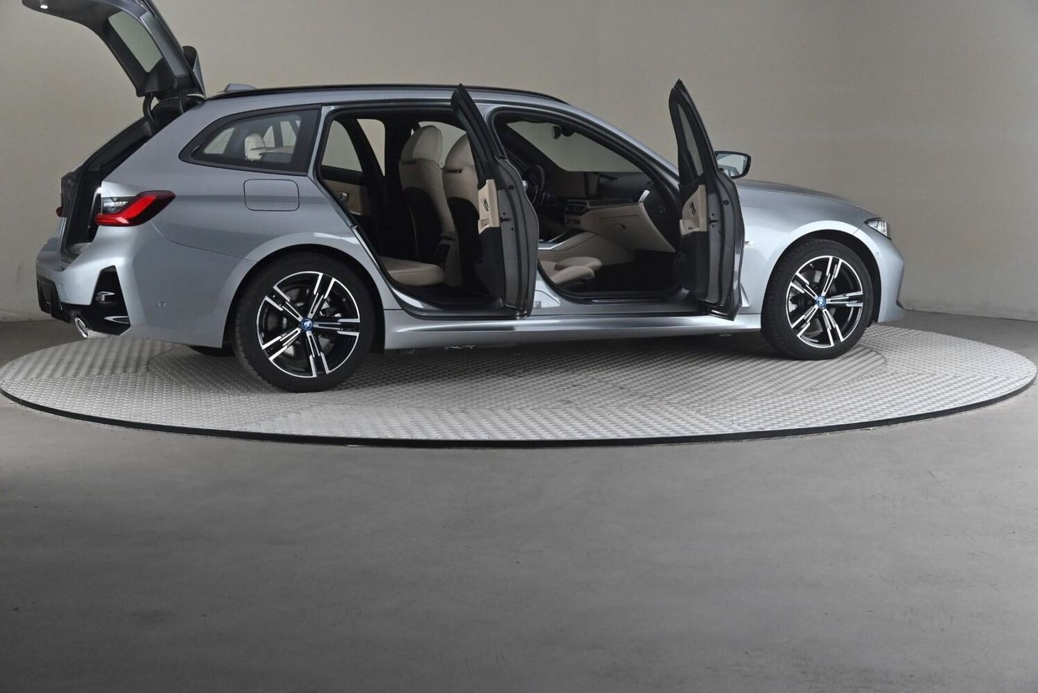 BMW 330 vaihtoauto