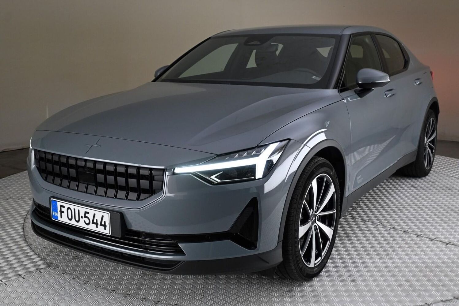 Polestar 2 vaihtoauto