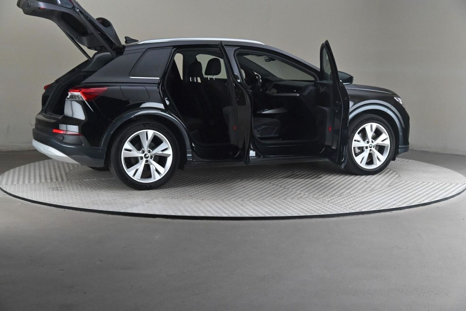 Audi Q4 e-tron vaihtoauto