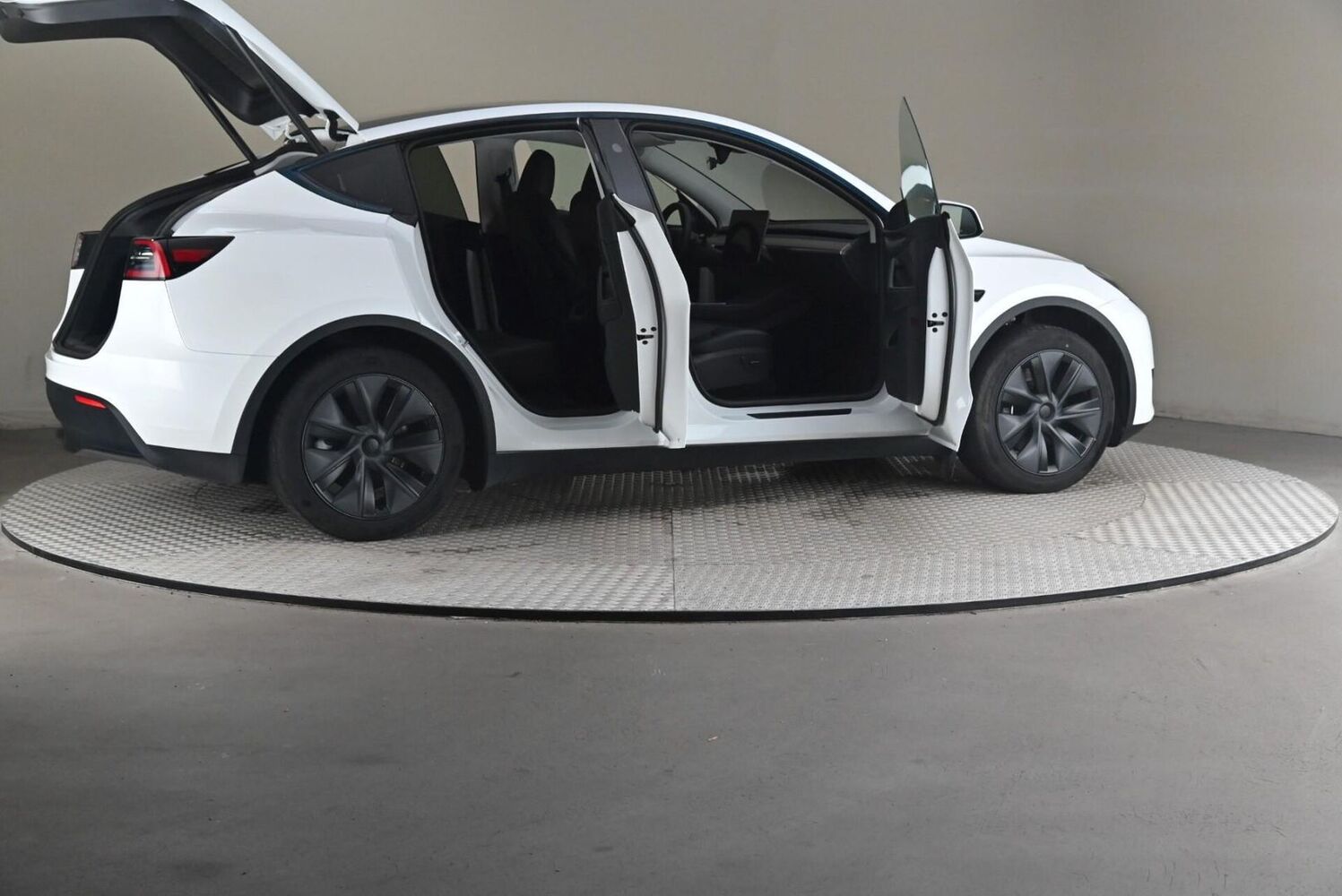 Tesla Model Y vaihtoauto