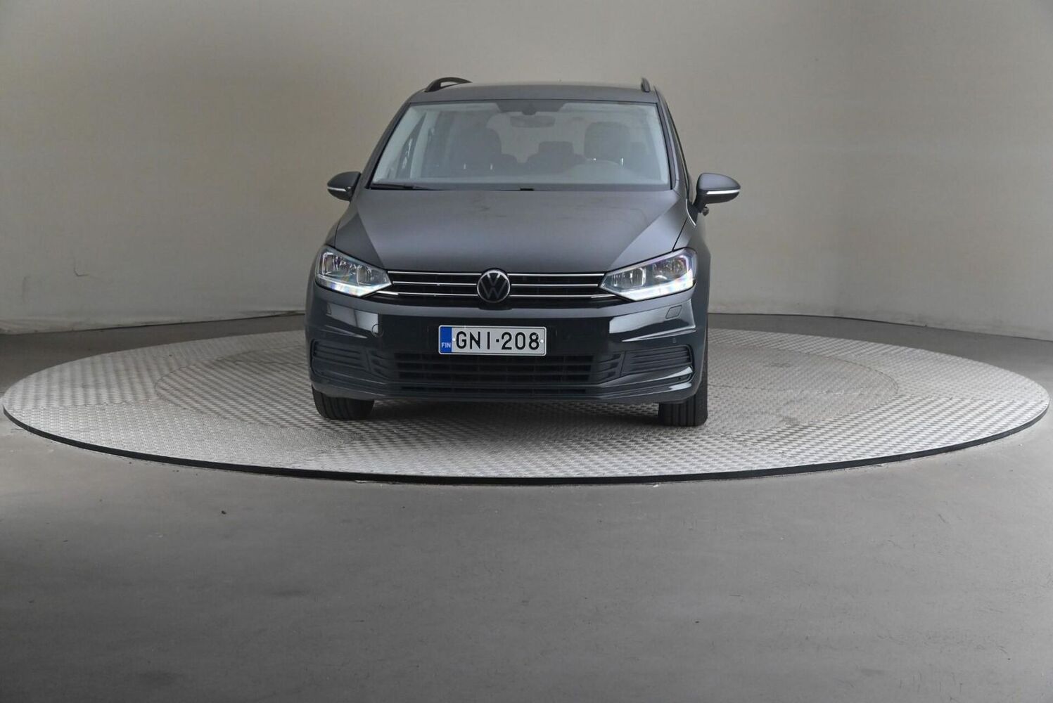 Volkswagen Touran vaihtoauto