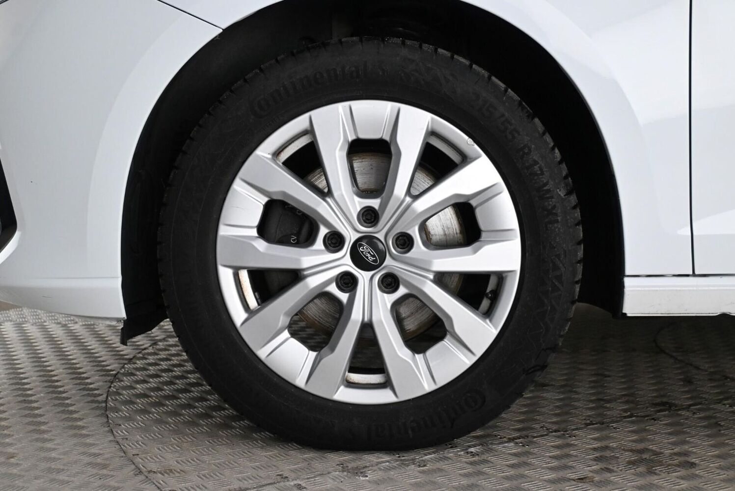 Ford Grand Tourneo Connect vaihtoauto