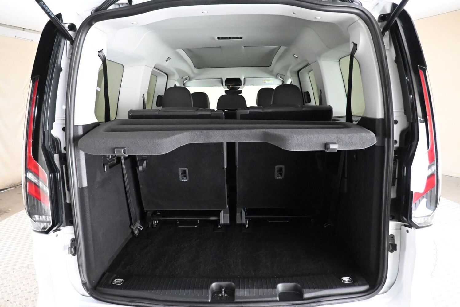 Ford Grand Tourneo Connect vaihtoauto