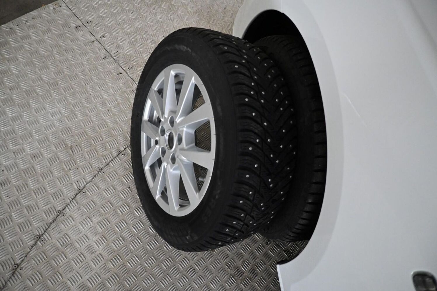 Ford Grand Tourneo Connect vaihtoauto