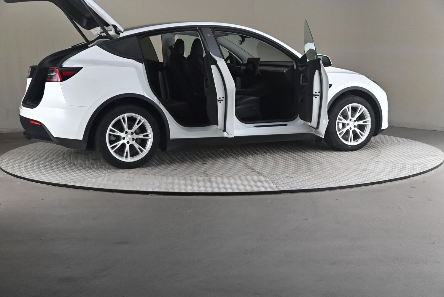Tesla Model Y vaihtoauto