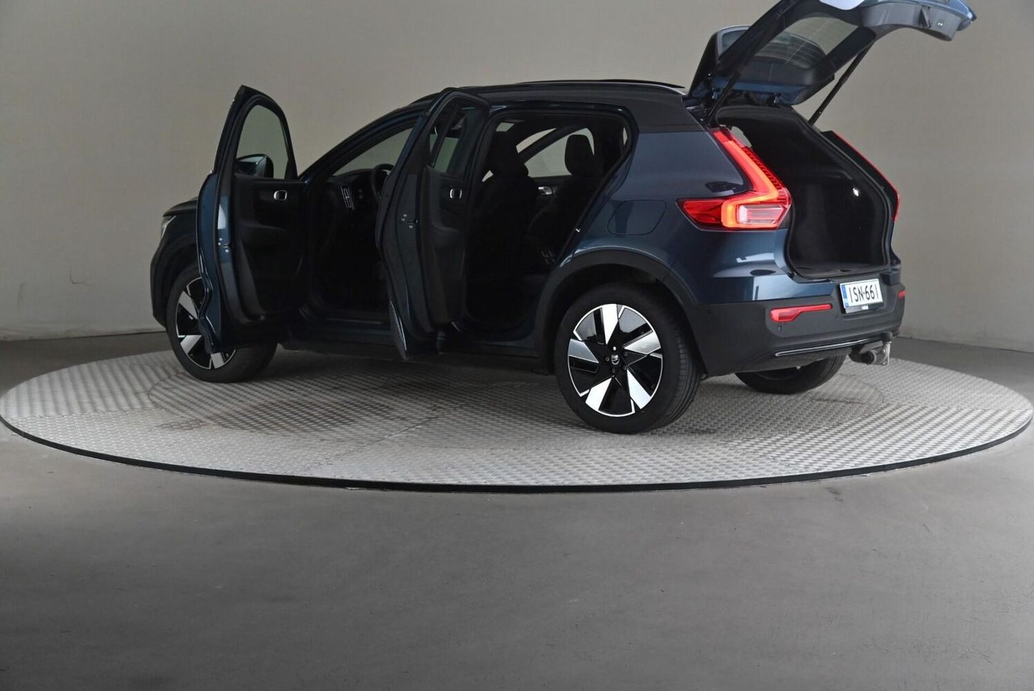 Volvo EX40 vaihtoauto