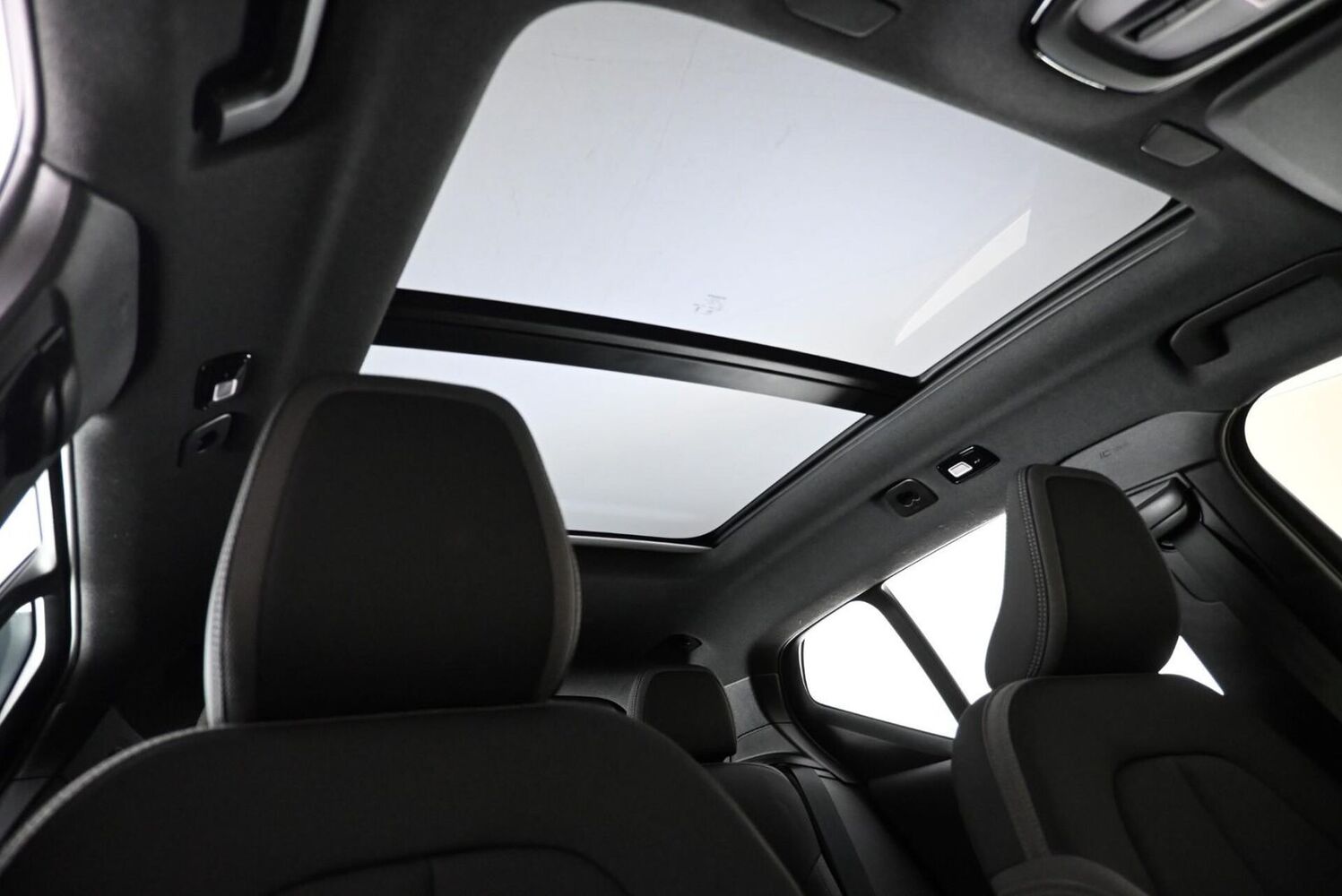 Volvo EX40 vaihtoauto