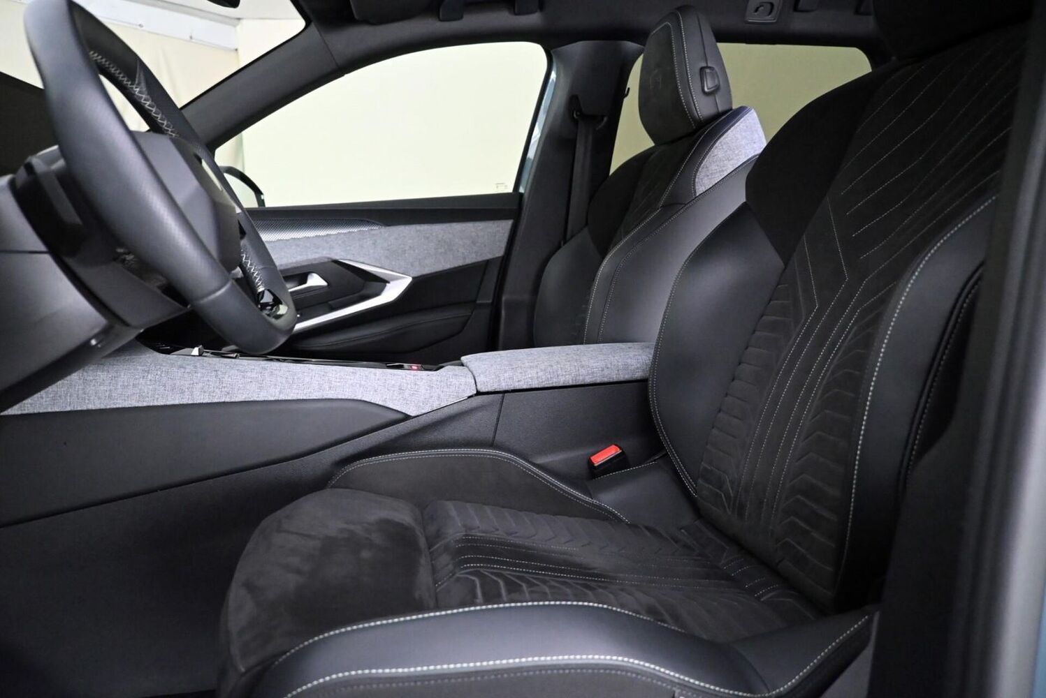 Peugeot E-5008 vaihtoauto