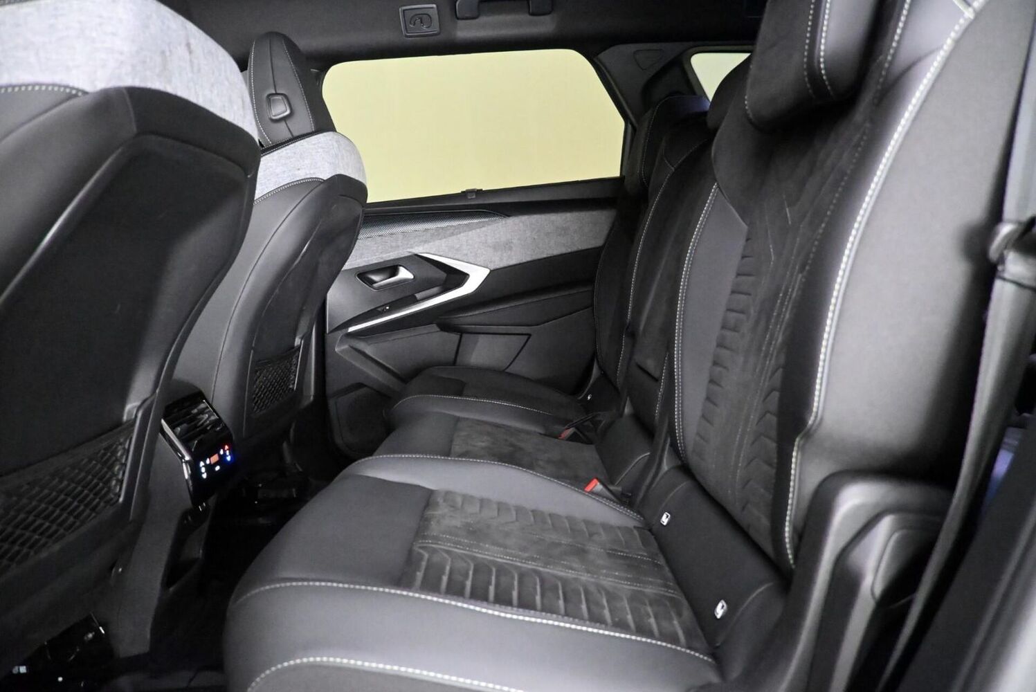 Peugeot E-5008 vaihtoauto
