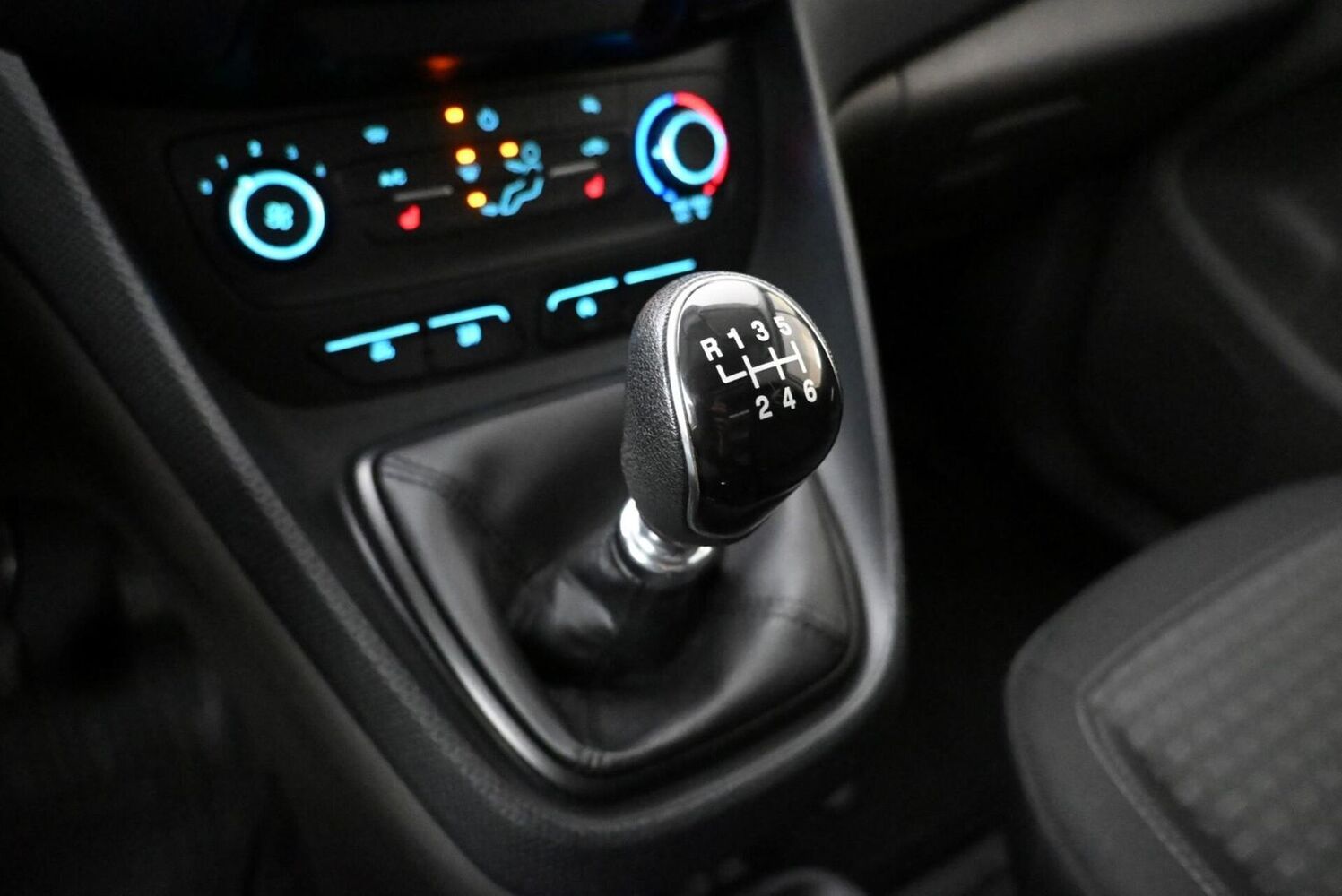 Ford Transit Connect vaihtoauto