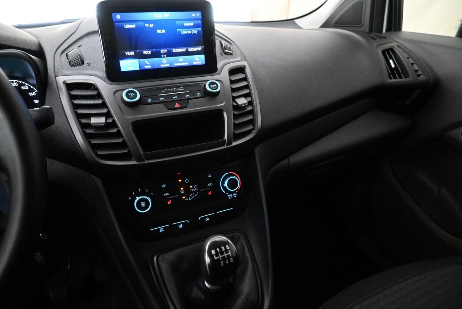 Ford Transit Connect vaihtoauto