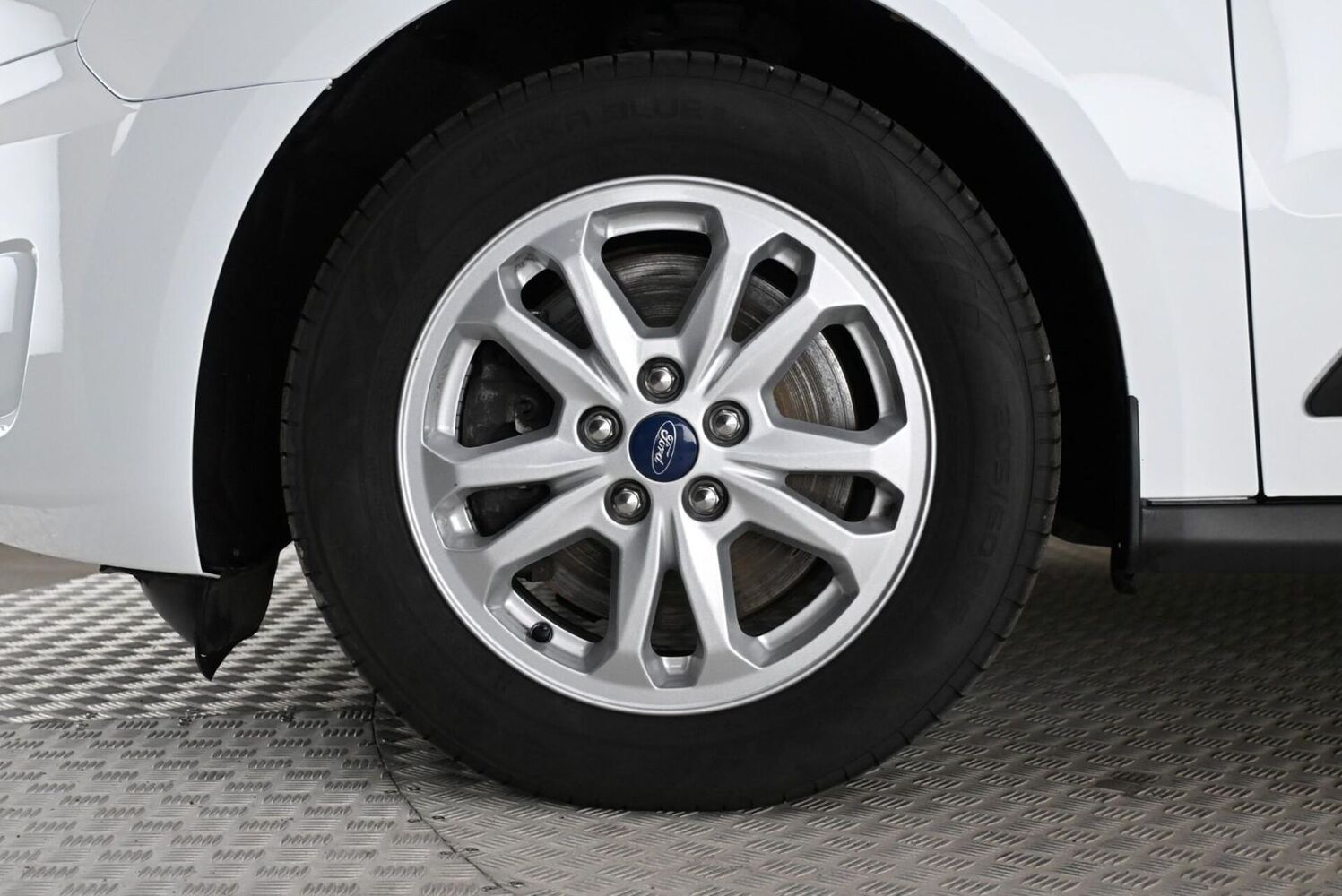 Ford Transit Connect vaihtoauto