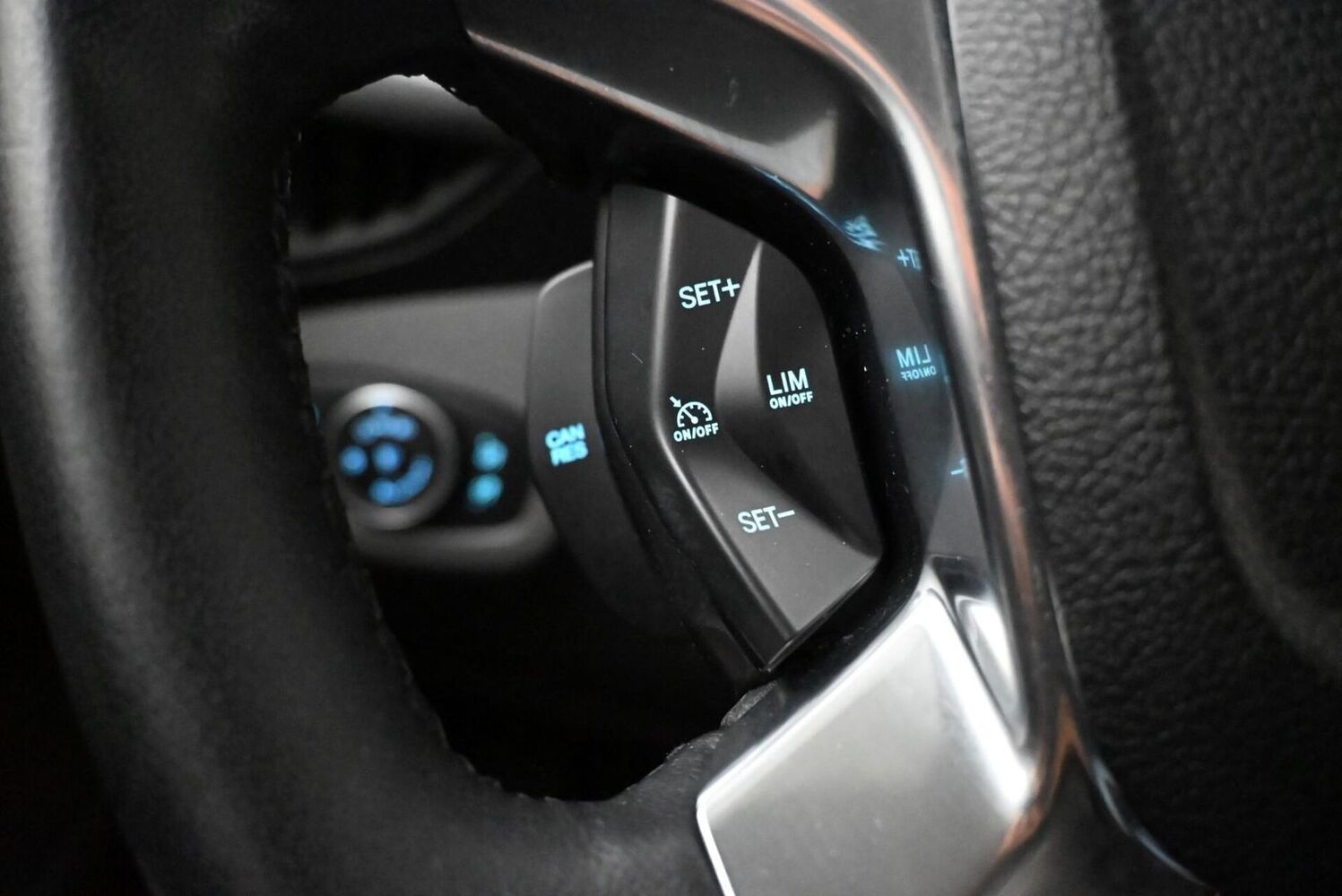 Ford Transit Connect vaihtoauto