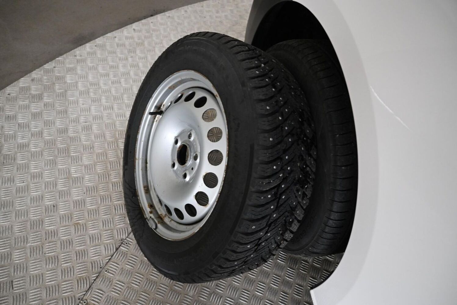 Volkswagen Caddy Maxi vaihtoauto