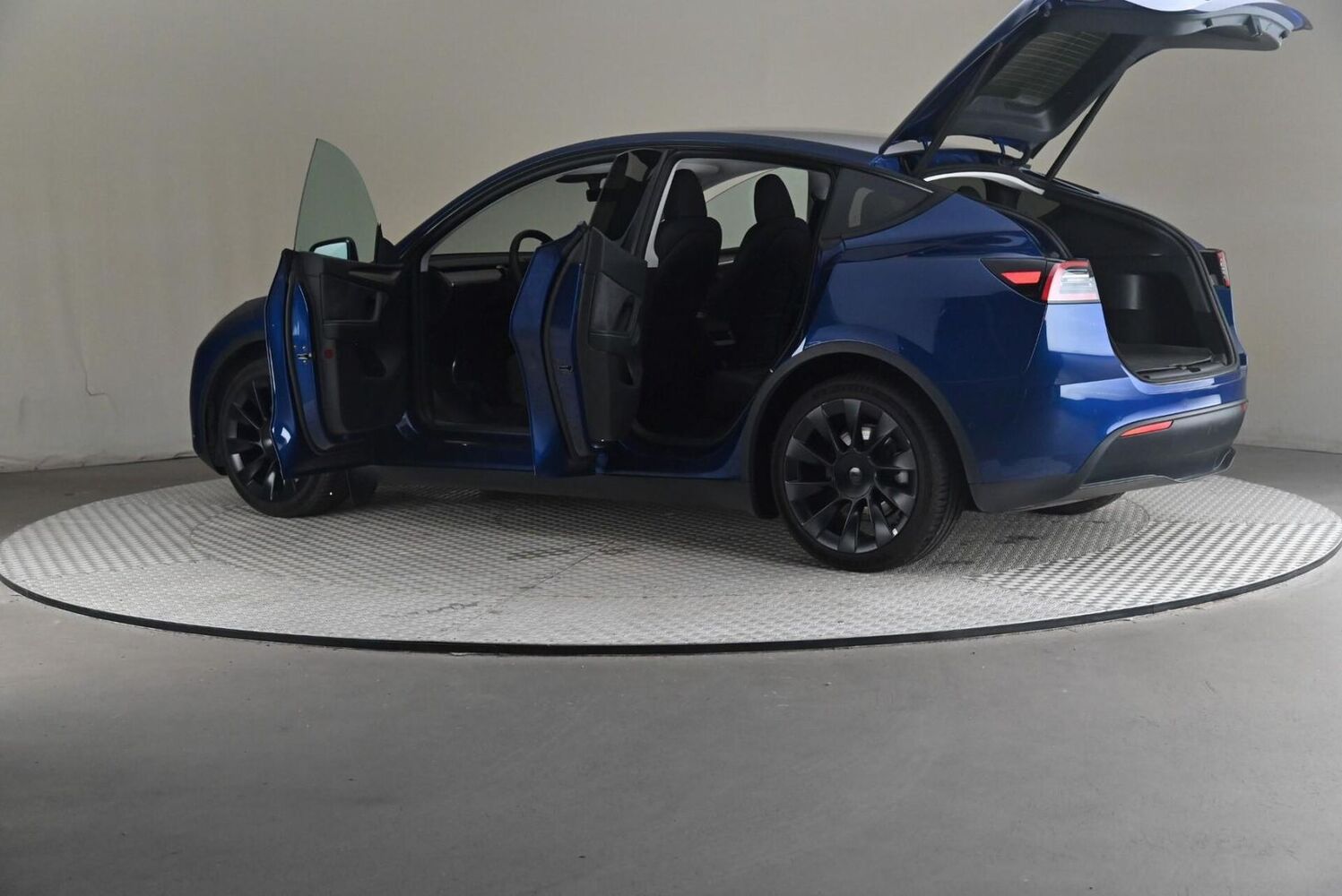 Tesla Model Y vaihtoauto