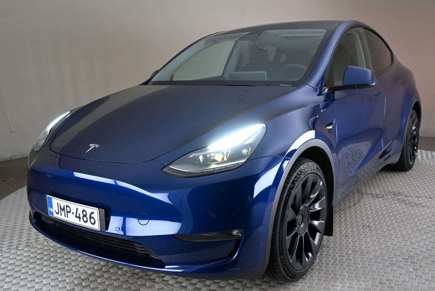Tesla Model Y vaihtoauto