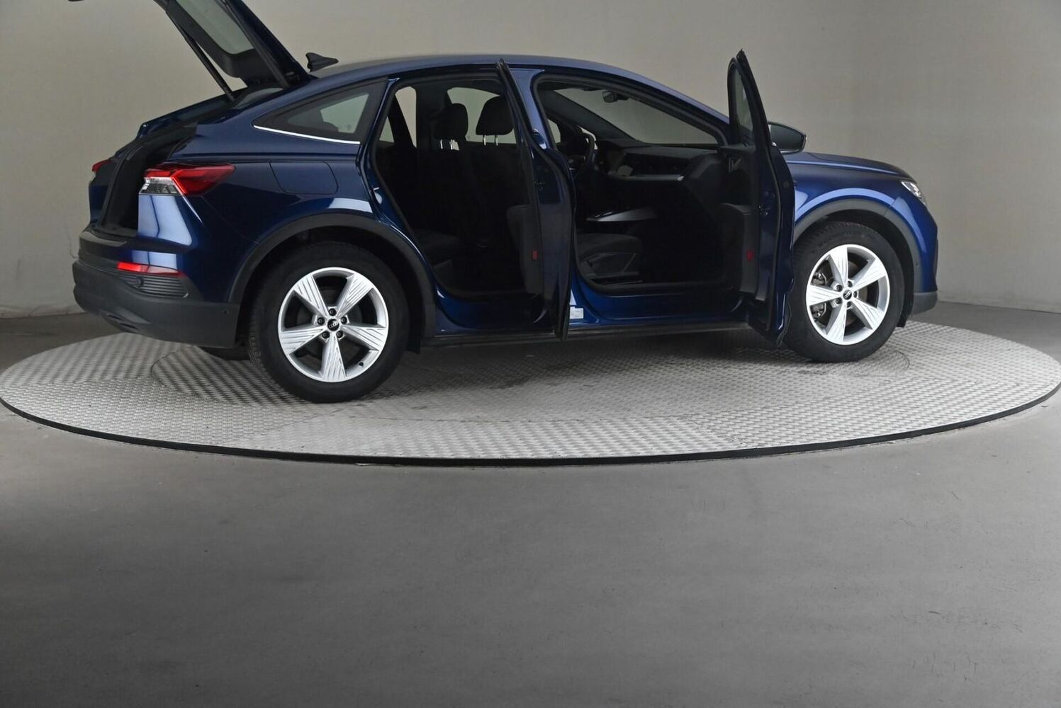 Audi Q4 e-tron vaihtoauto