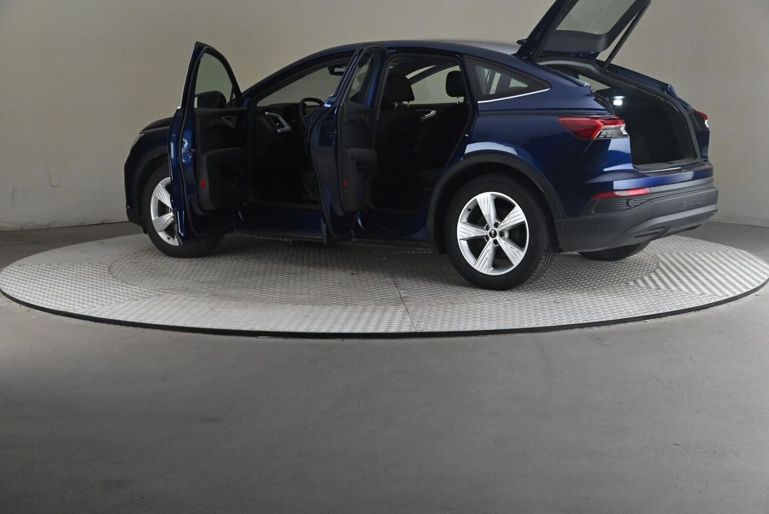 Audi Q4 e-tron vaihtoauto