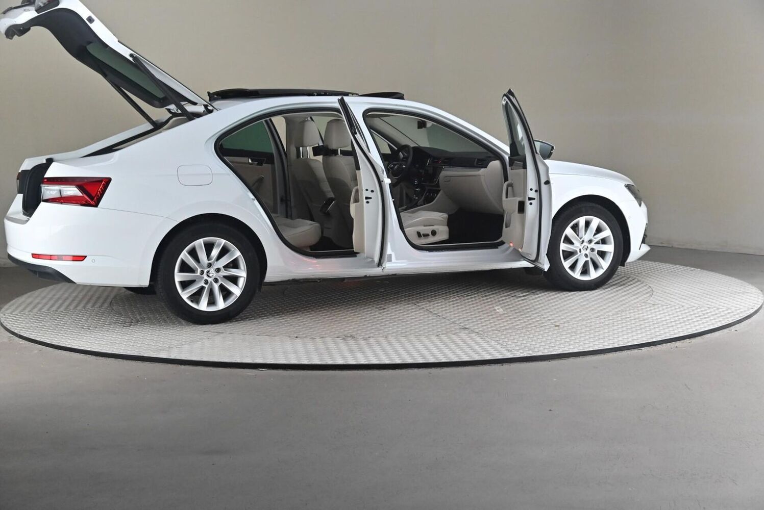 Skoda Superb vaihtoauto