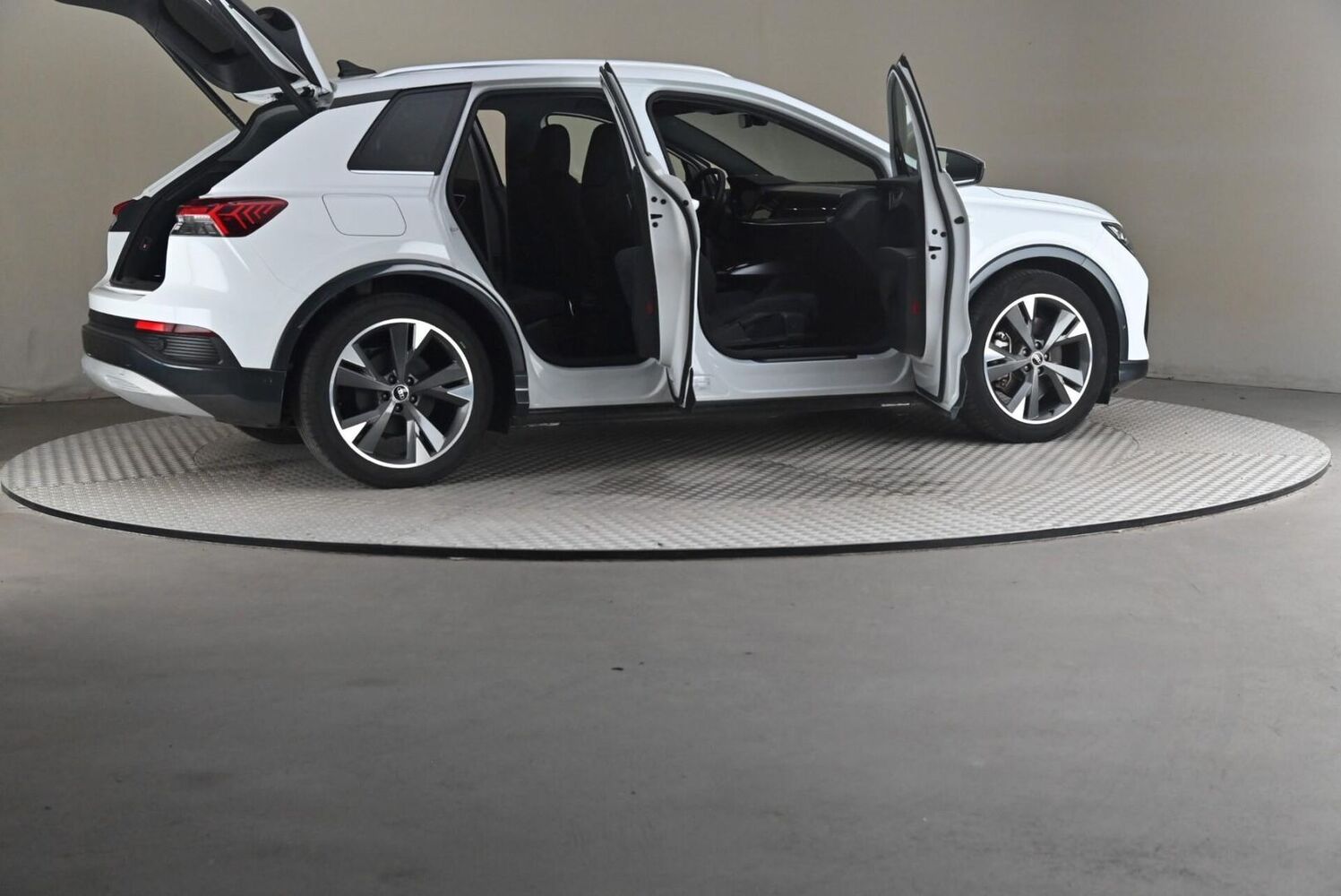 Audi Q4 e-tron vaihtoauto