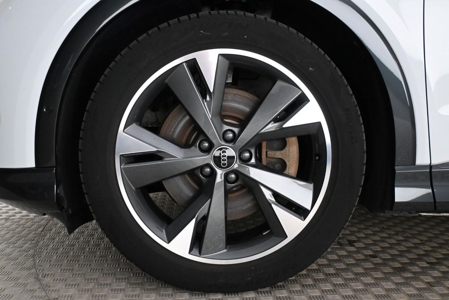 Audi Q4 e-tron vaihtoauto